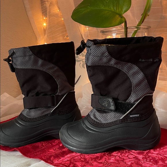 Kamik Black and Gray Outdoor Boots - Picture 3 of 6